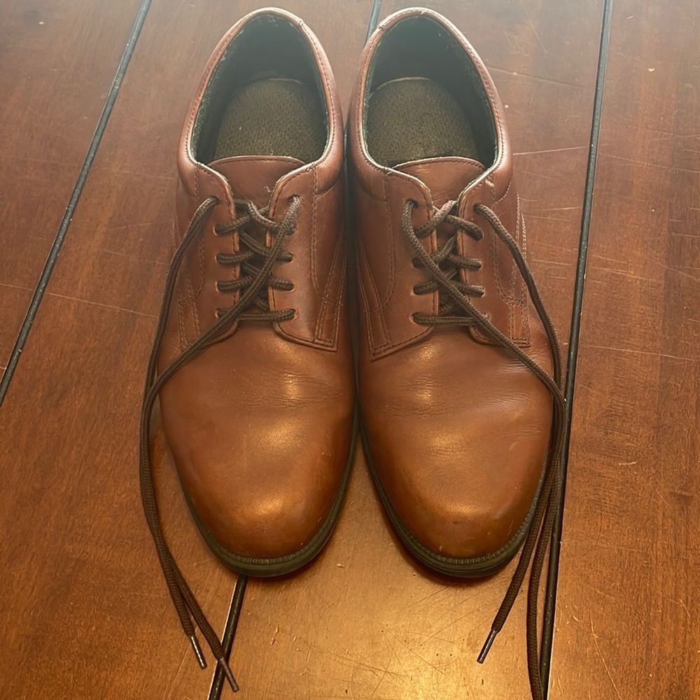Dockers Mens Size 8 1/2 M Dress Shoes in Brown